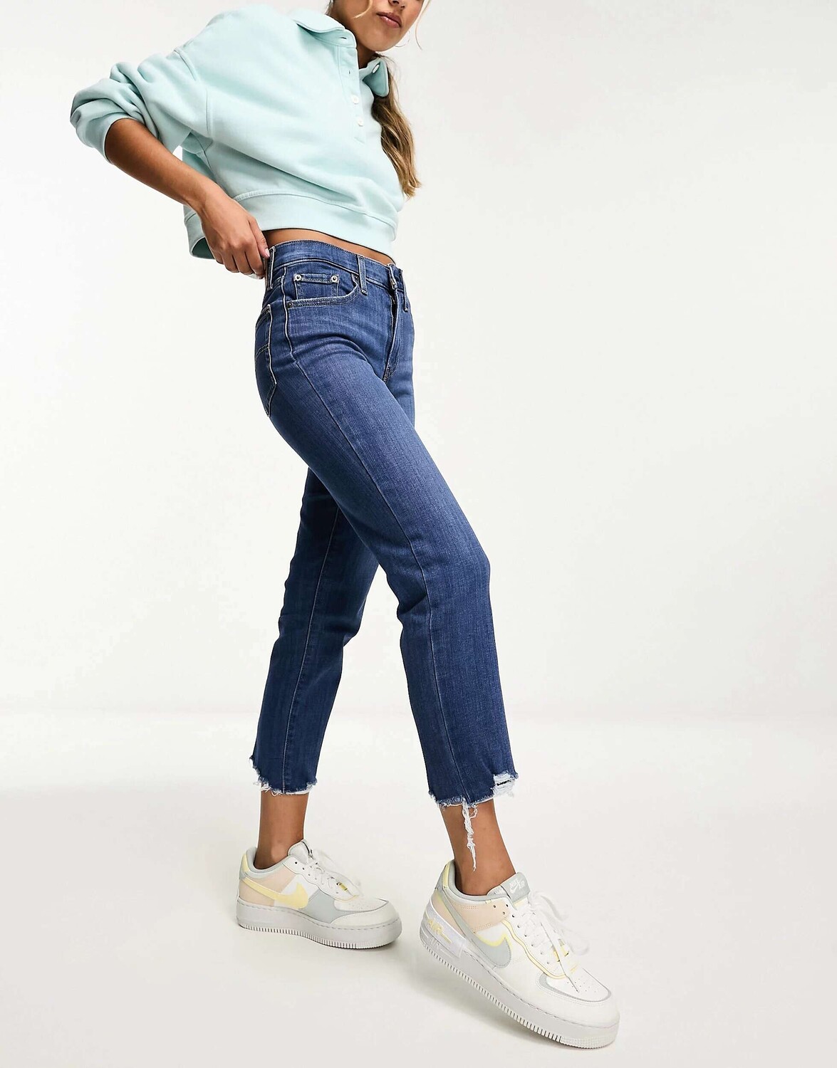 

Синие укороченные джинсы Levi's 724 с высокой посадкой