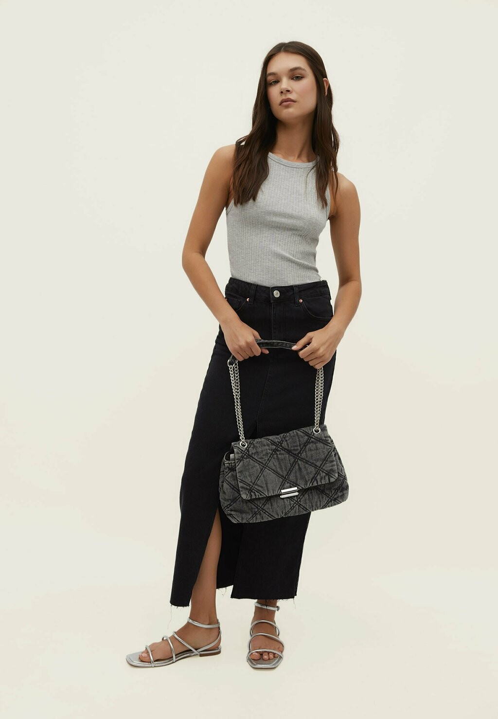 

Сумка через плечо Stradivarius, черный