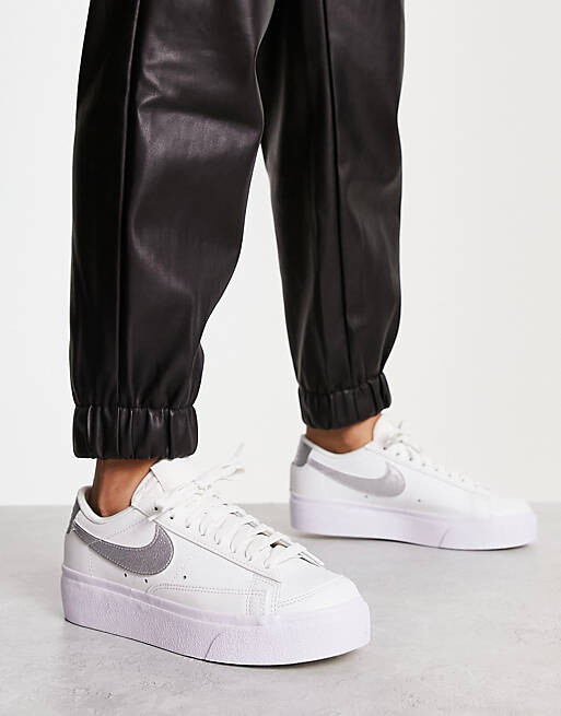 

Кроссовки Nike Blazer Low Platform белого и серебристого металлика