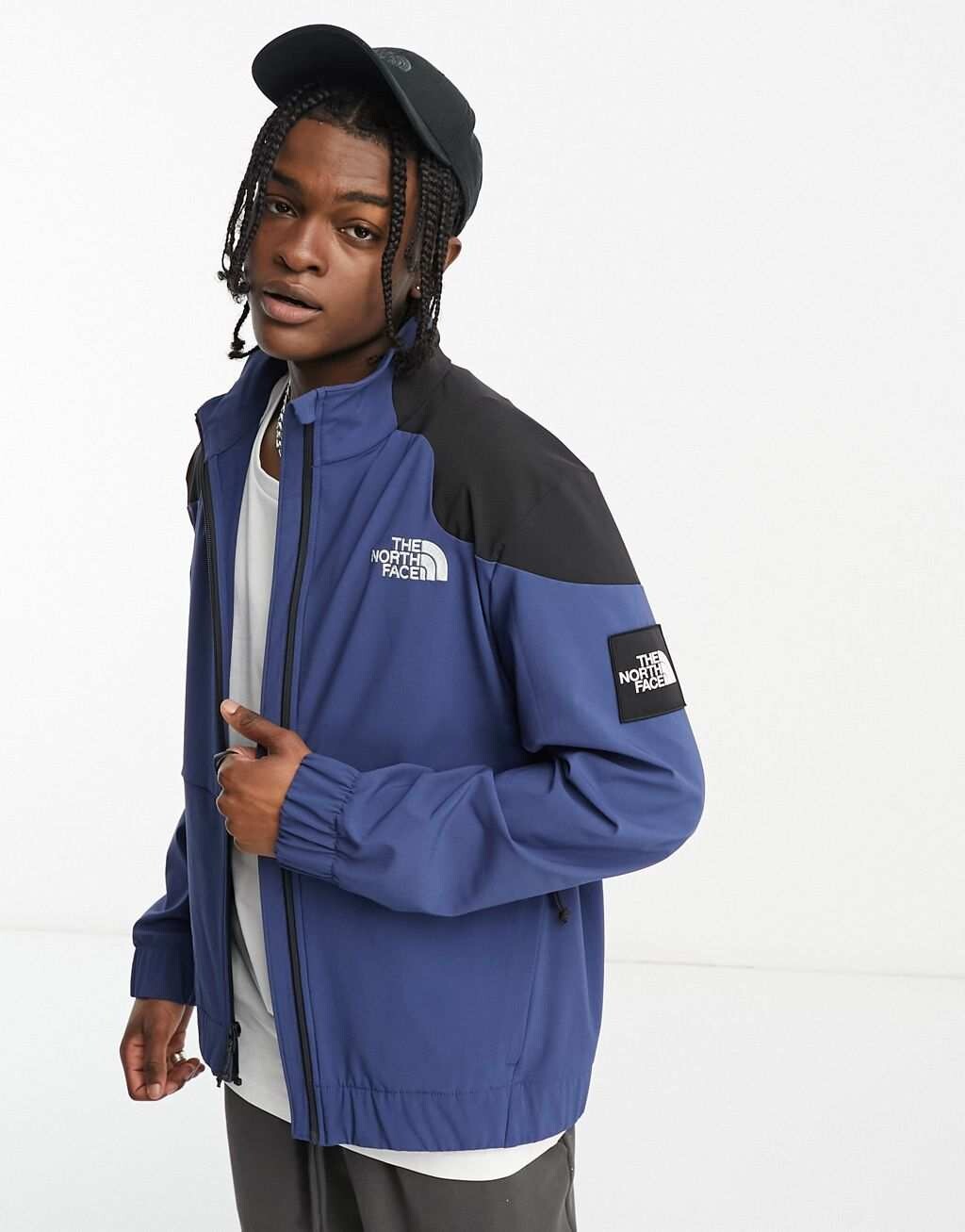 

Темно-синяя и черная спортивная куртка из софтшелла на молнии The North Face NSE Carduelis, Черный