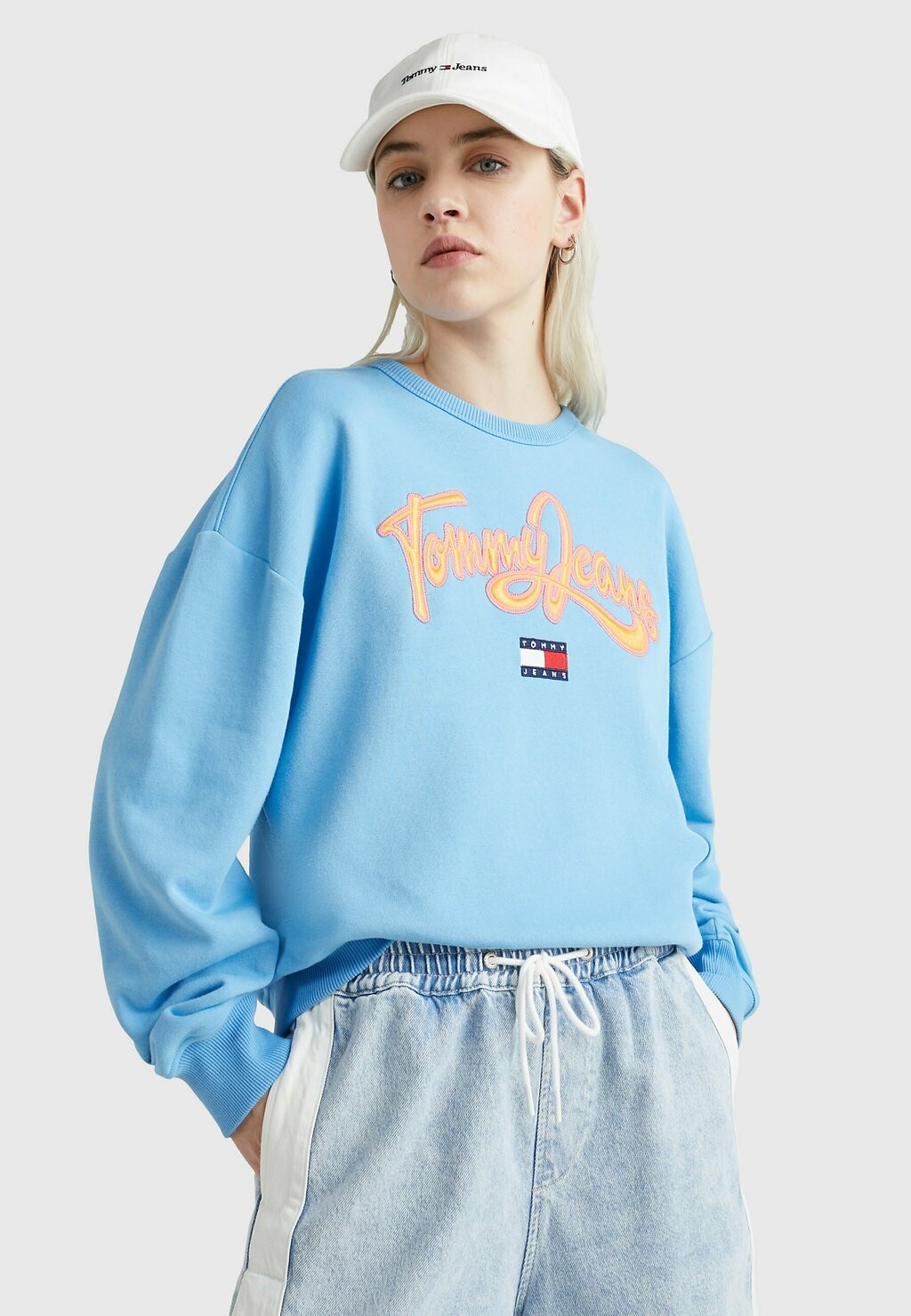 

Толстовка Tommy Jeans