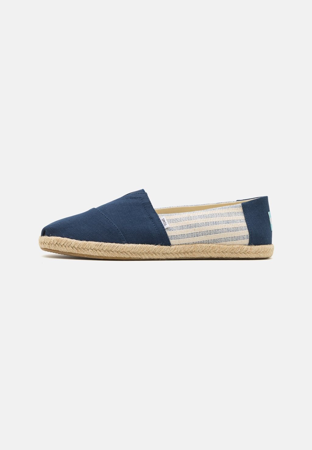 

Эспадрильи TOMS