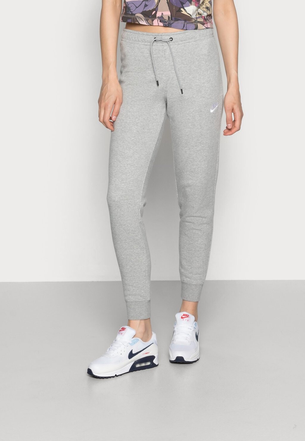 

Спортивные брюки Nike