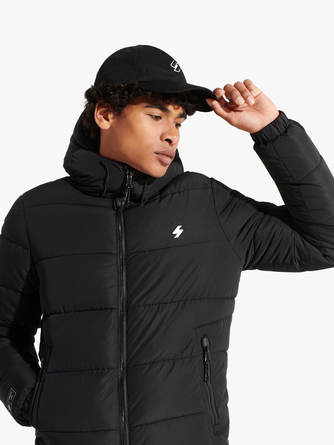

Спортивная куртка-пуховик с капюшоном Superdry, черная