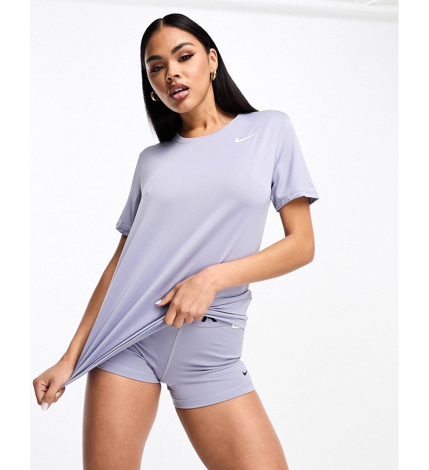 

Серая футболка Nike Training Dri-Fit