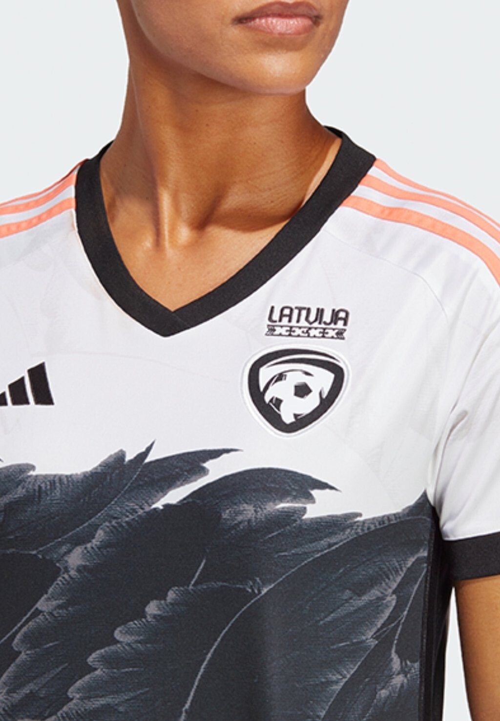 

Футболка Adidas