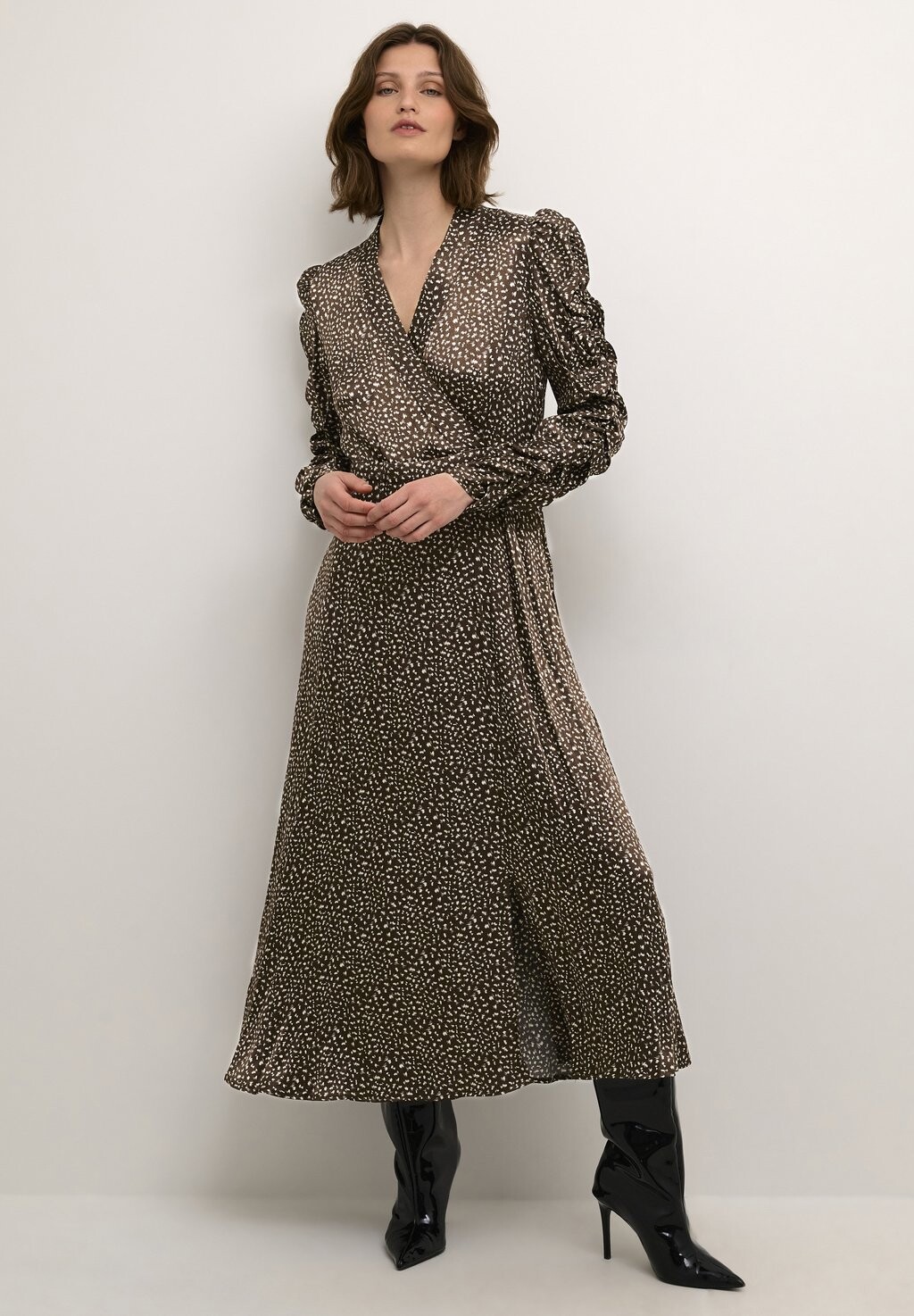 

Длинное платье Karen by Simonsen, коричневый