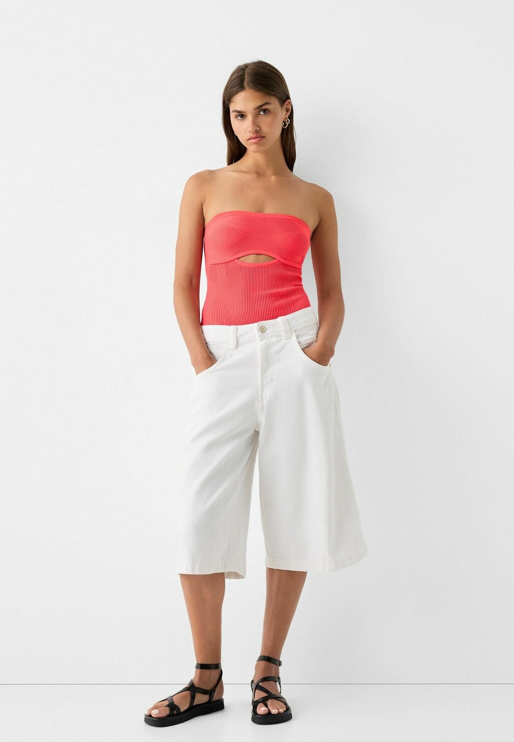 

Топ CUT-OUT DETAIL Bershka, красный