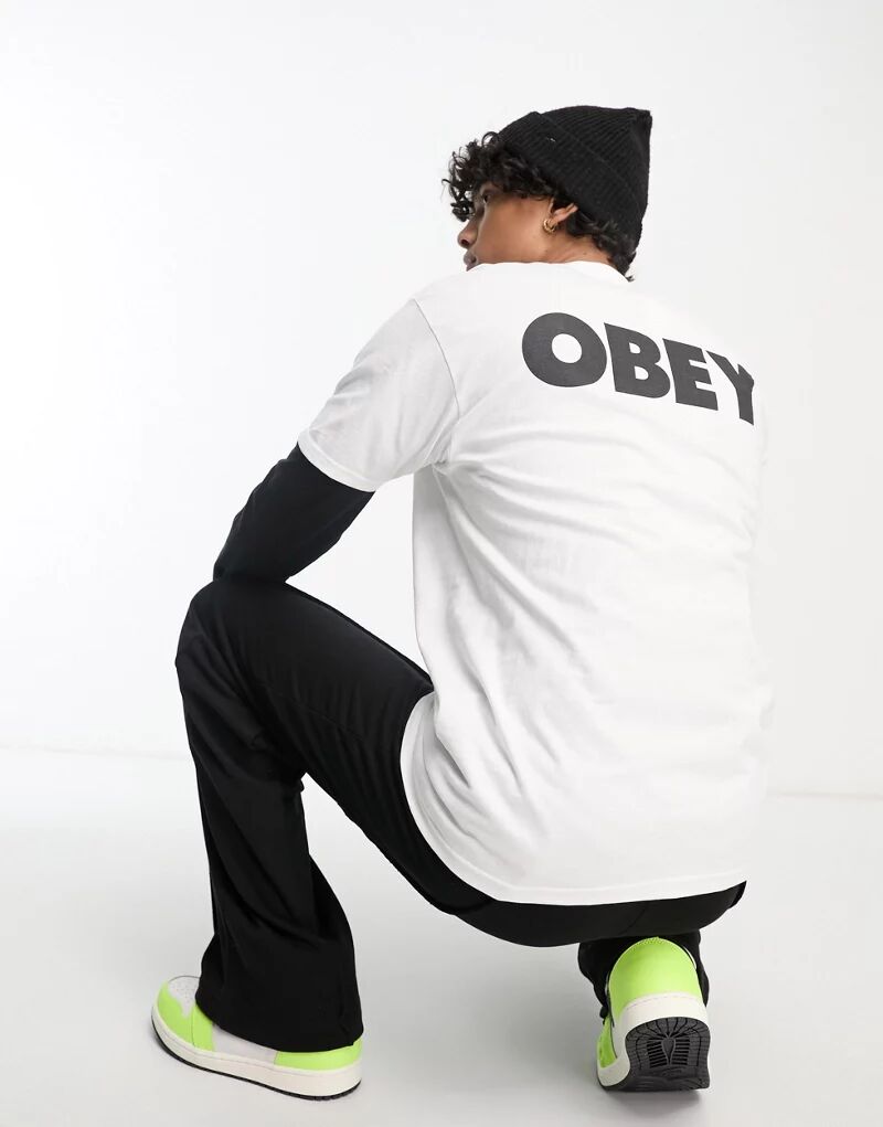 Белая футболка Obey с ярким логотипом на спине