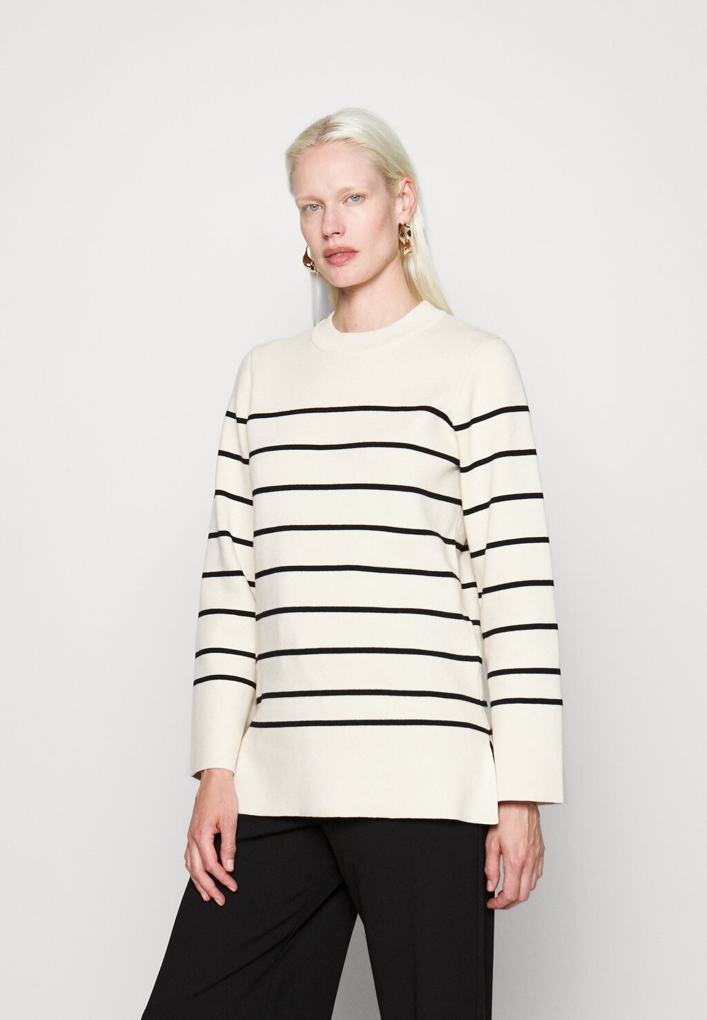 

Джемпер Selected Slfliva Long O-Neck, бежевый/черный