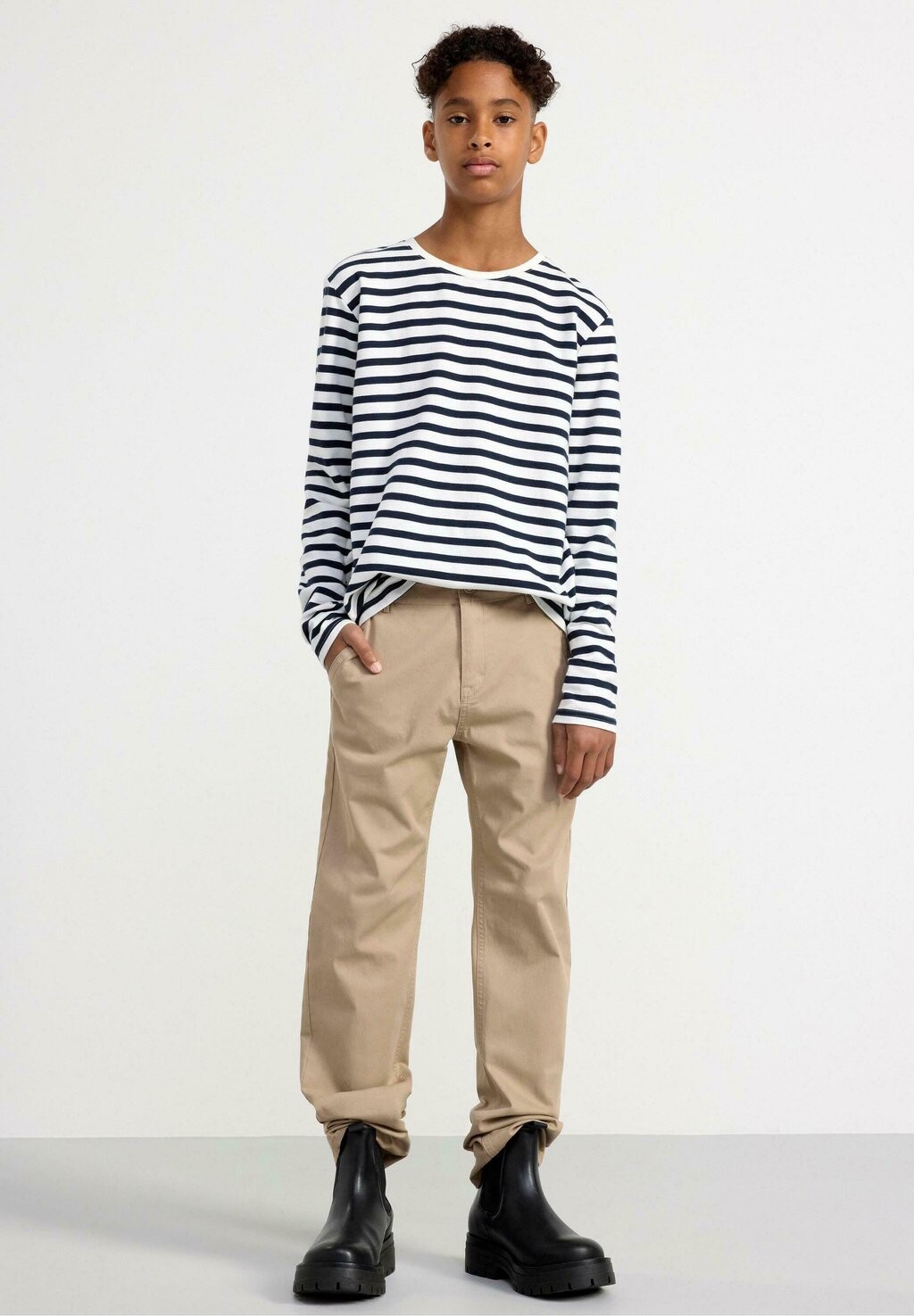 

Чино STAFFAN STRAIGHT REGULAR WAIST Lindex, цвет khaki