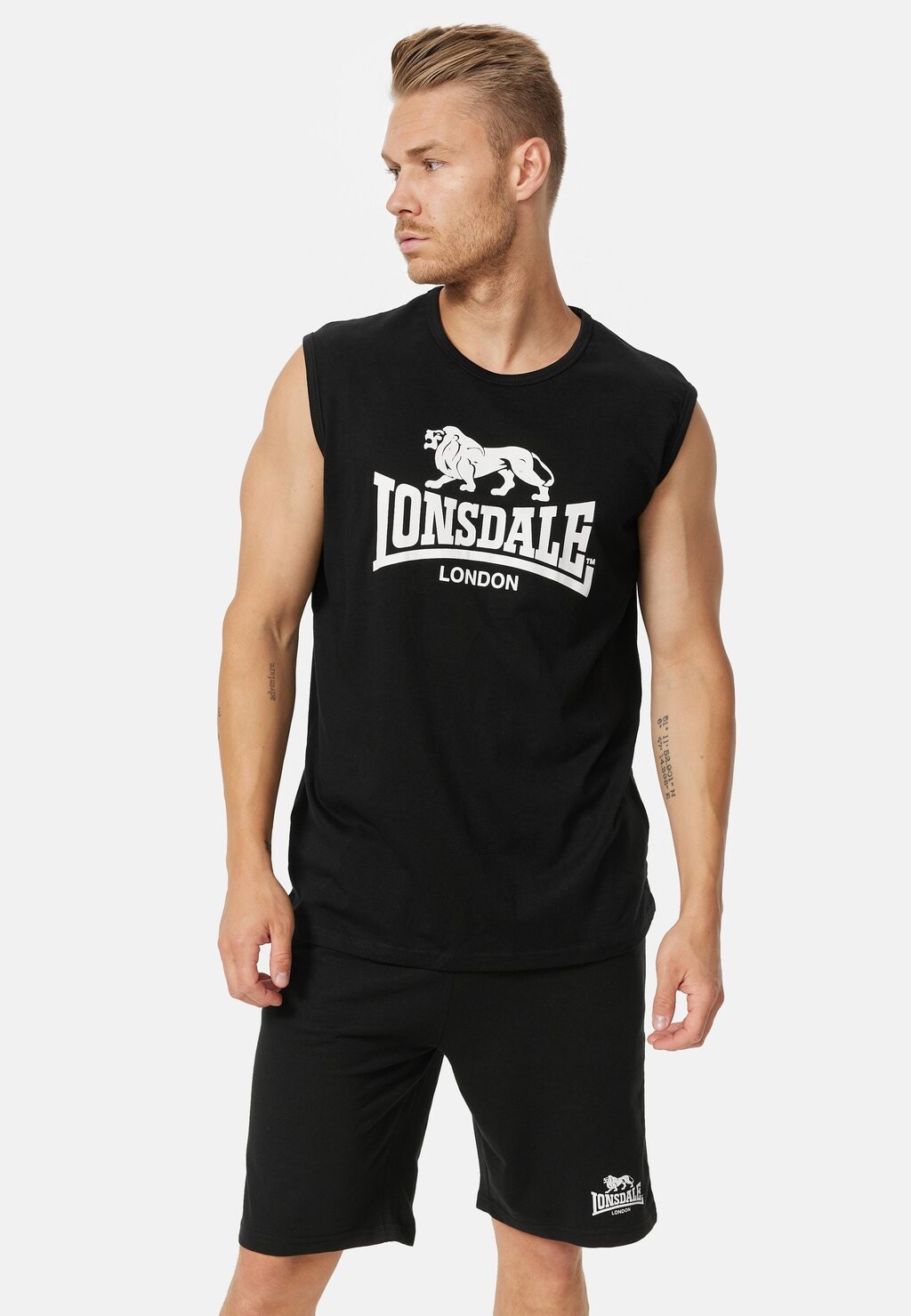 

Футболка с принтом Ärmelloses Normal Passform Clopton Lonsdale, цвет black white