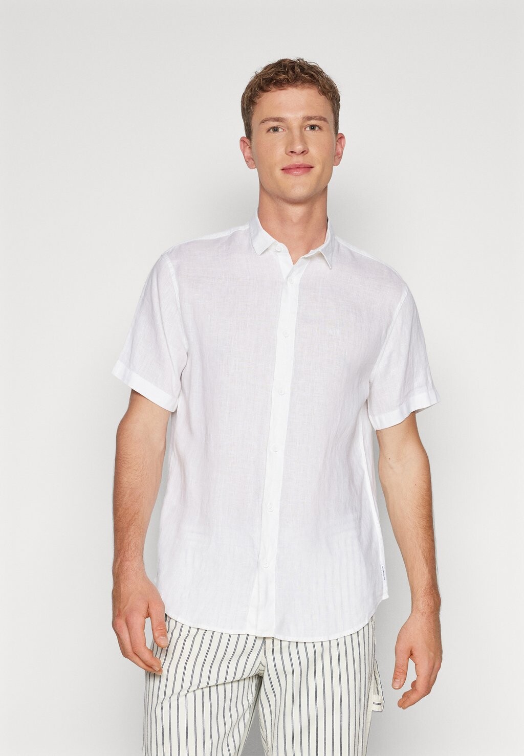 

Рубашка CAMICIA Armani Exchange, белый