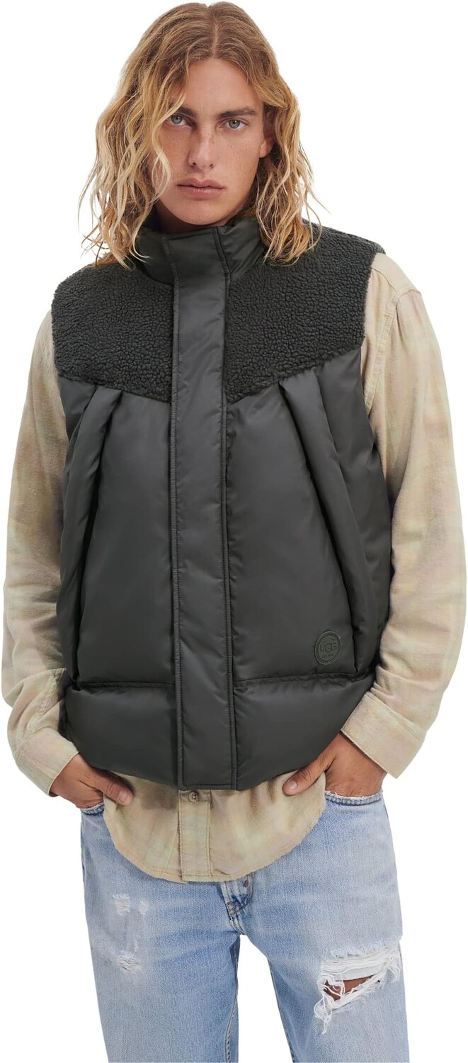 

Жилет Zoltan Sherpa Puffer Vest UGG, цвет Dark Ash