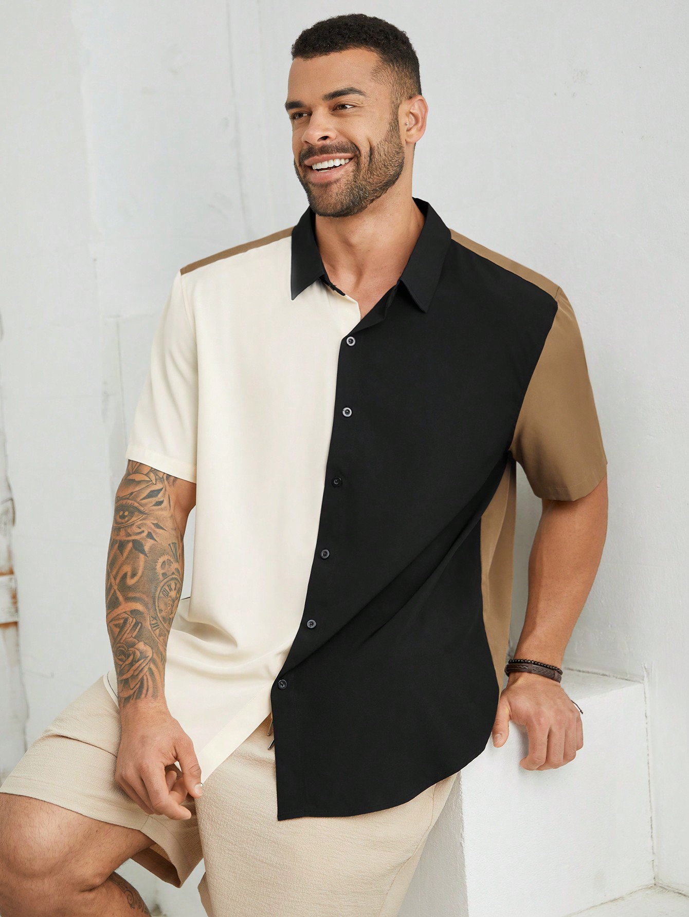 Мужская тканая рубашка на пуговицах с короткими рукавами на пуговицах Manfinity RSRT больших размеров с цветными блоками, многоцветный цена и фото