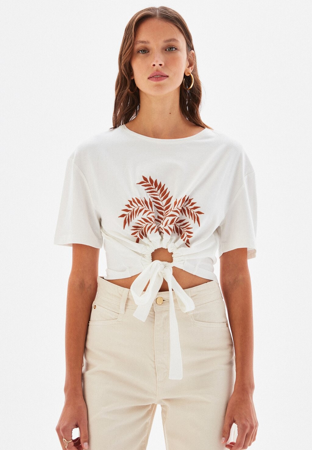 

Футболка с принтом EMBROIDERED FRONT TIE CROP adL, цвет beige