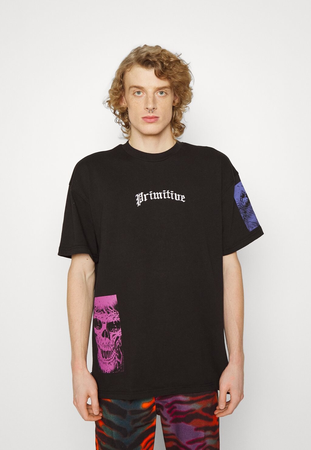 

Футболка с принтом Primitive, черный