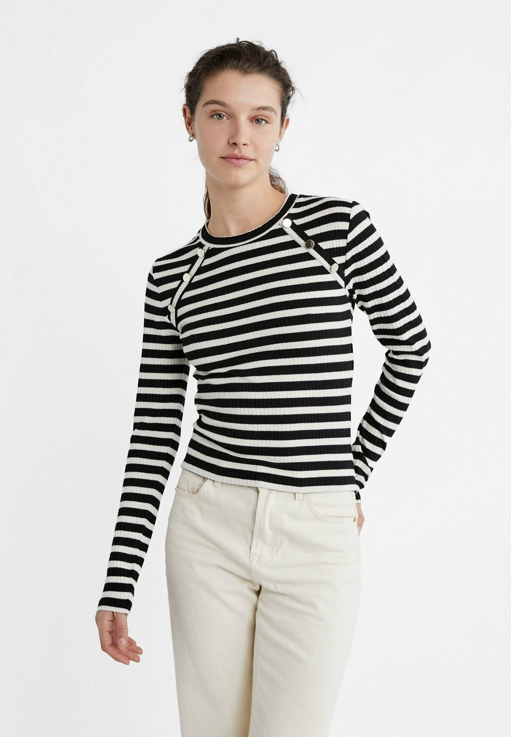 

Топ с длинными рукавами WITH BUTTONS Stradivarius, цвет white