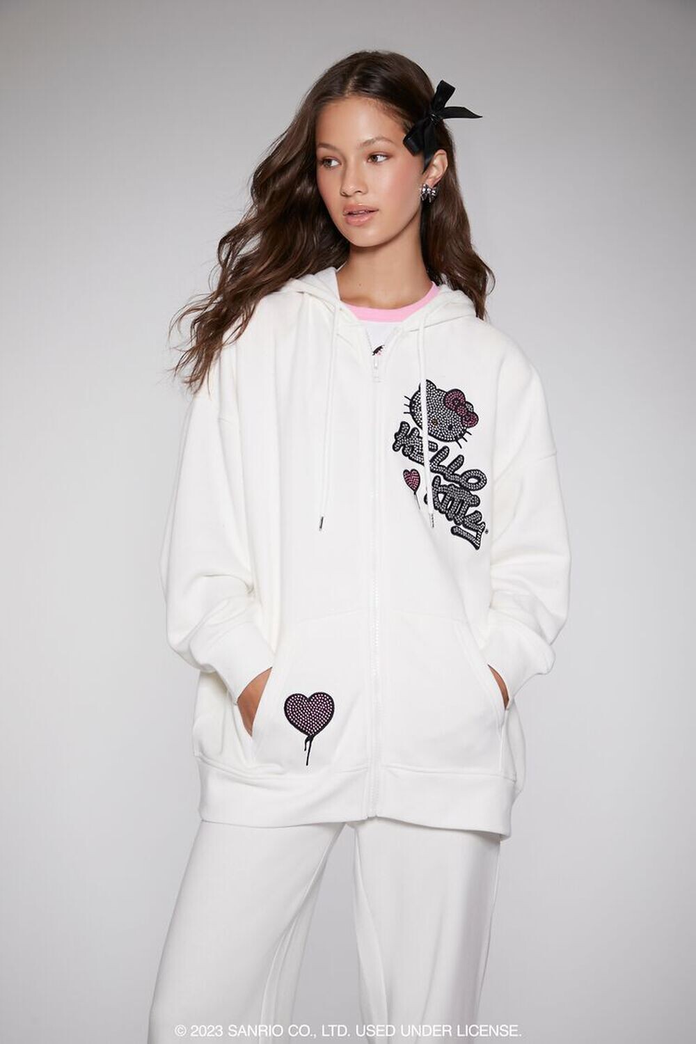 

Толстовка на молнии Hello Kitty со стразами Forever 21, белый