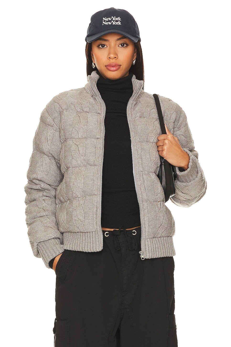 свитер central park west khloe cable turtleneck черный Пуховик Central Park West Aubrey Cable, цвет Light Heather Grey