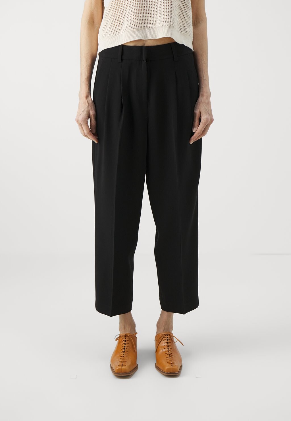 

Брюки PLEATED ANKLE PANT MICHAEL Michael Kors, черный