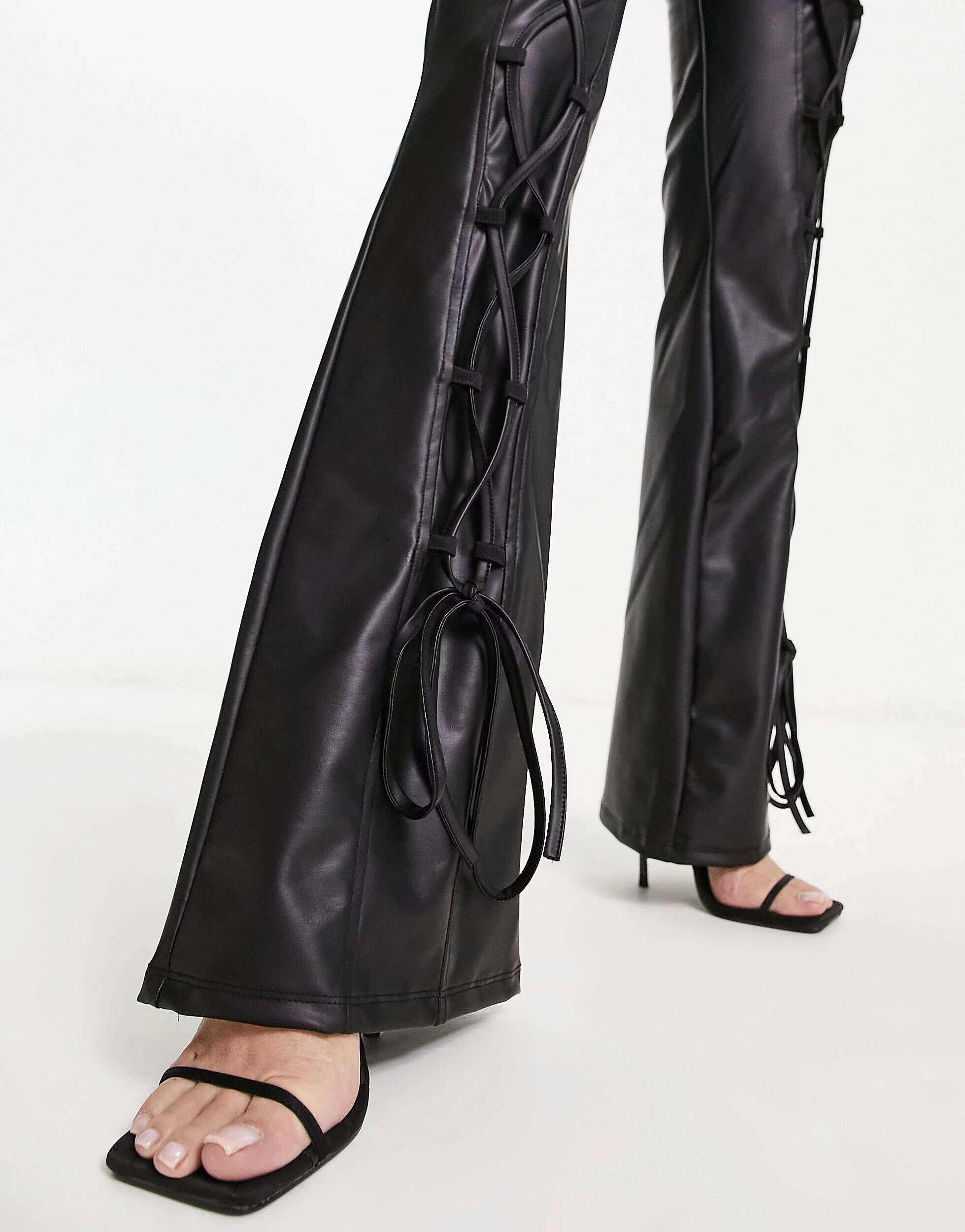 Черные расклешенные брюки на шнуровке ASOS