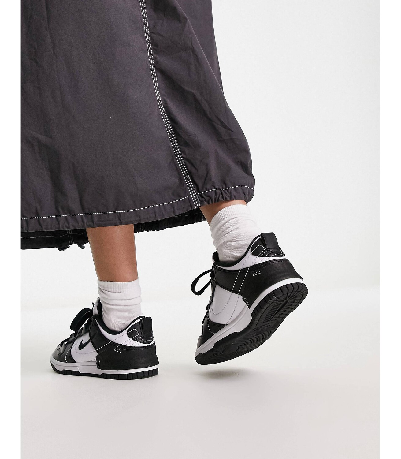 Черно-белые кроссовки Nike Dunk Low Disrupt 2 – заказать из-за границы ...