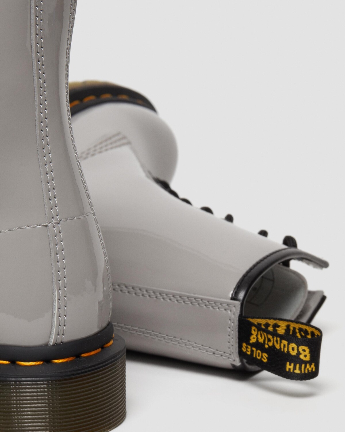 

1460 Женские лакированные ботинки на шнуровке Dr. Martens