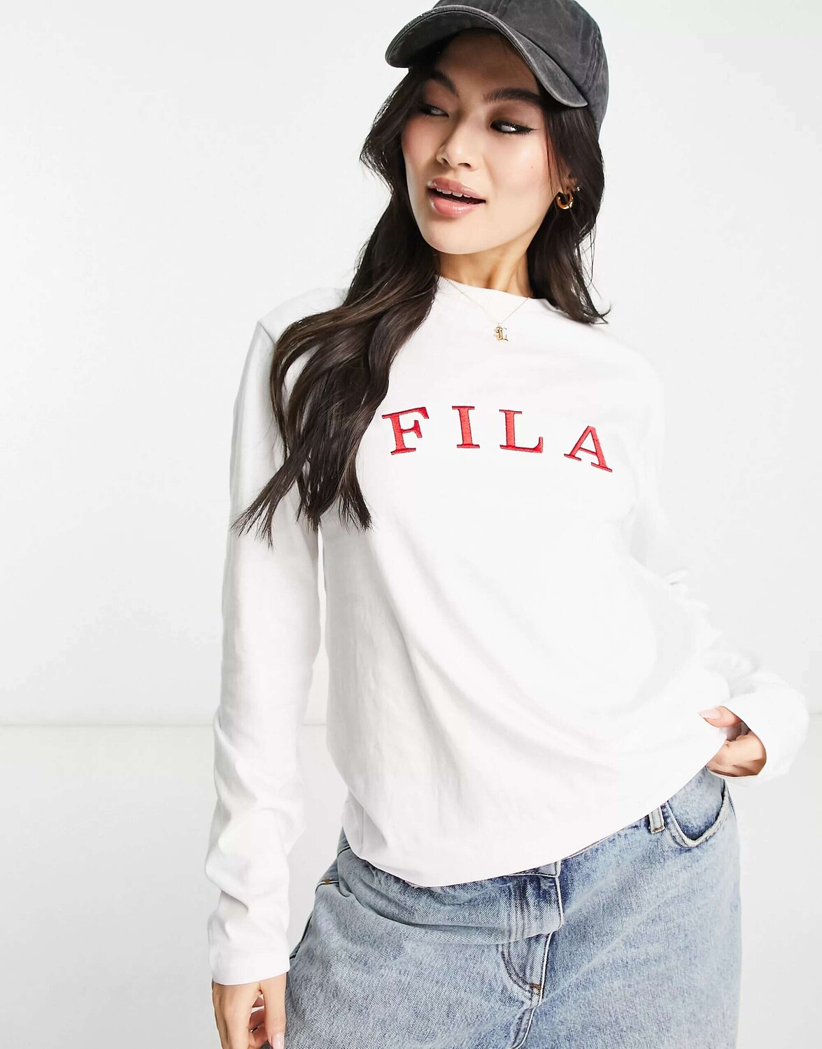 

Белая футболка с длинными рукавами и логотипом университета Fila, Белый