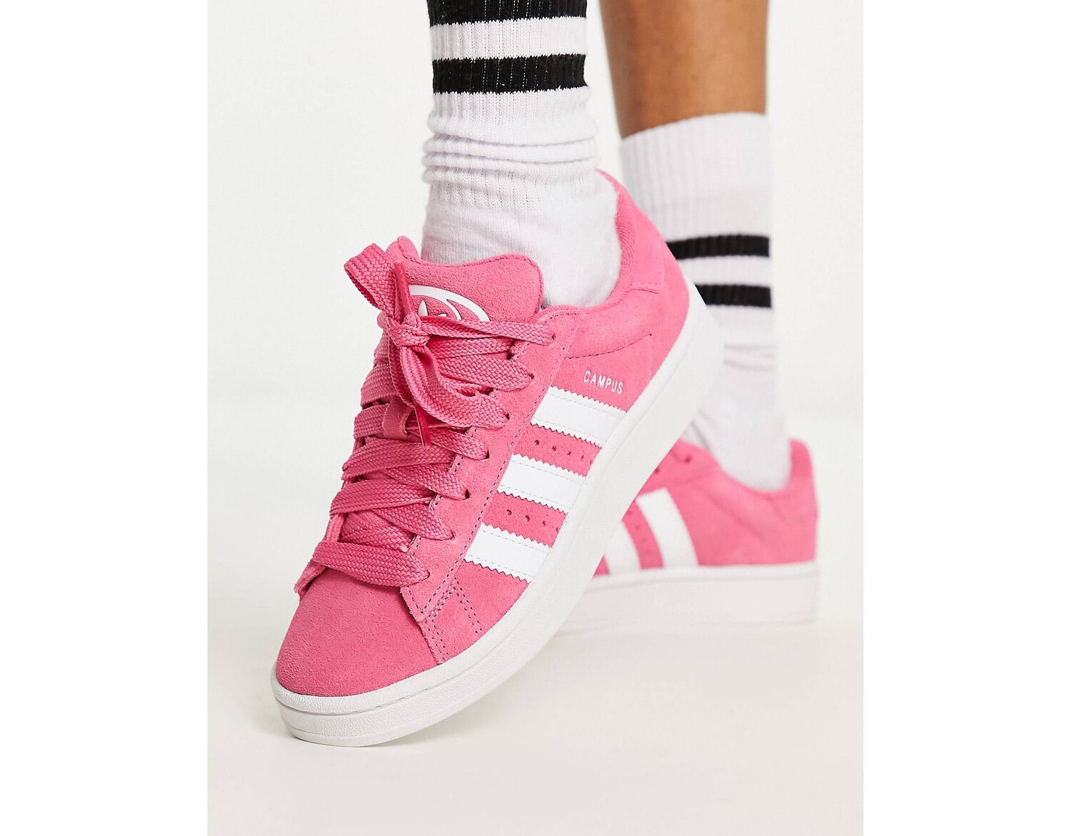 

Розовые и белые кроссовки adidas Originals Campus 00s