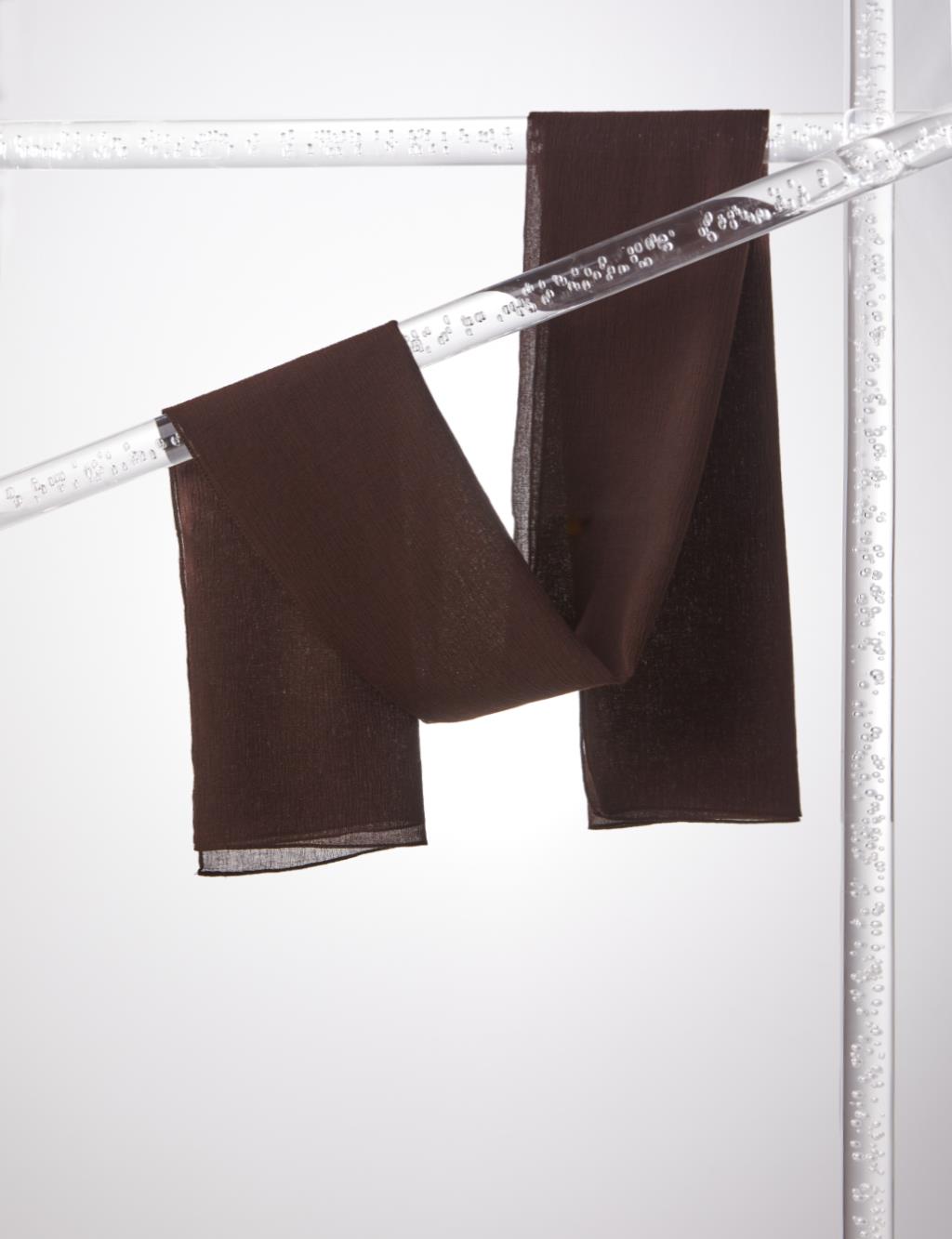 Импортная креповая шаль темно-коричневого цвета Kayra