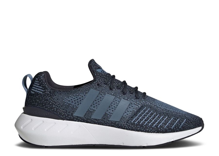 

Кроссовки adidas Swift Run 22, цвет Legend Ink Altered Blue