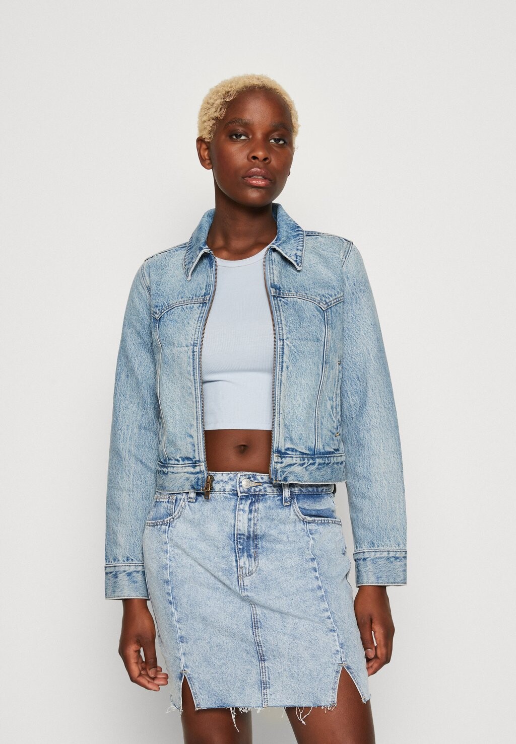 

Джинсовая куртка Levi's, синий