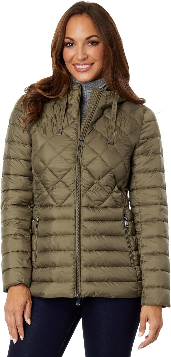 

Пуховик LAUREN Ralph Lauren 26" Soft Puffer Recycled, цвет Olive Fern