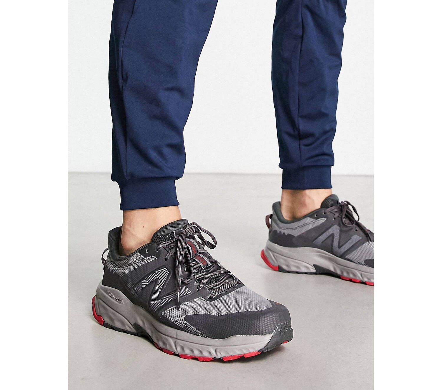 

Кроссовки New Balance 510 черного и серого цветов