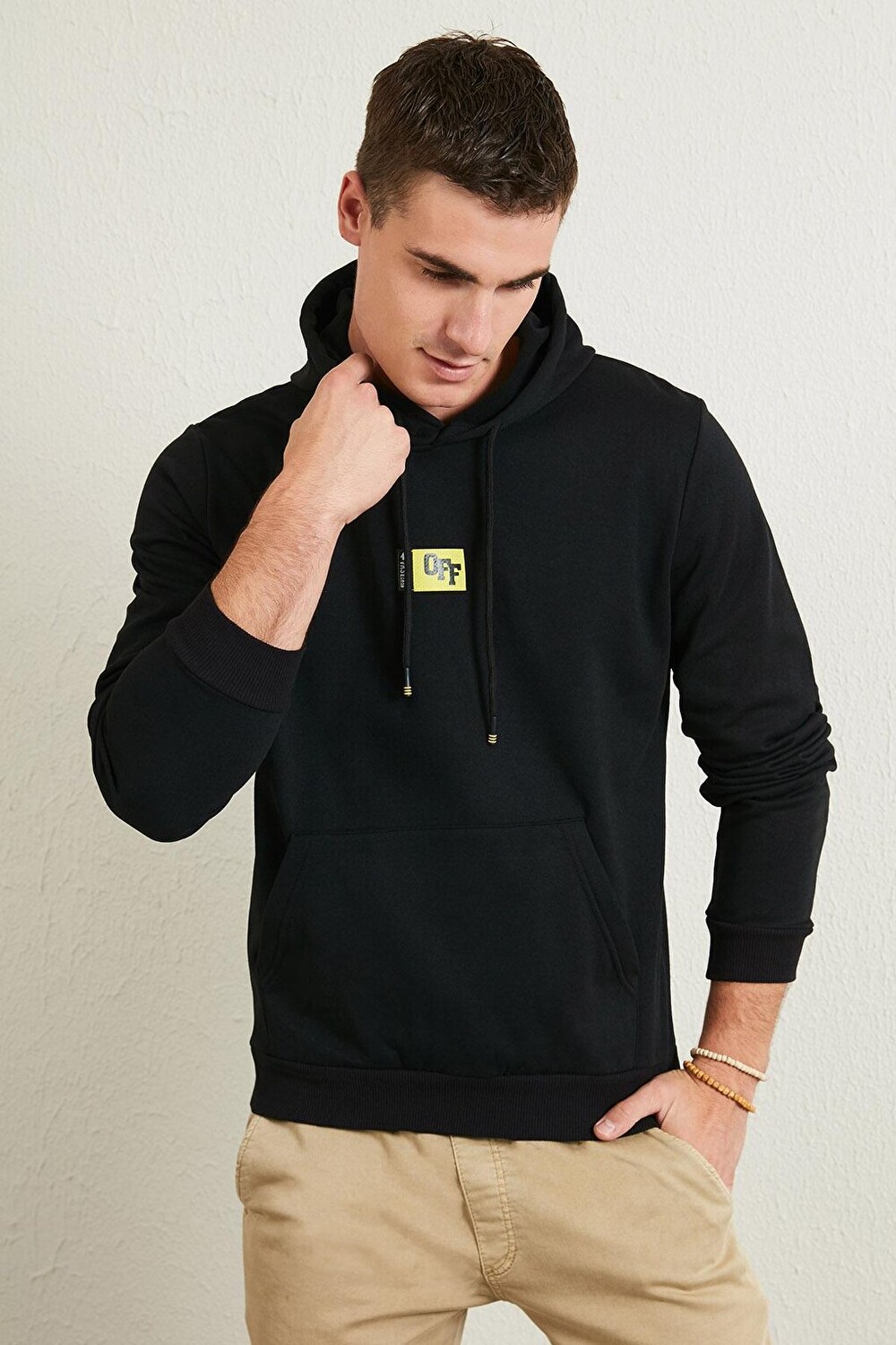 

Зимний свитшот Slim Fit с карманом-кенгуру и капюшоном 5896589 Buratti