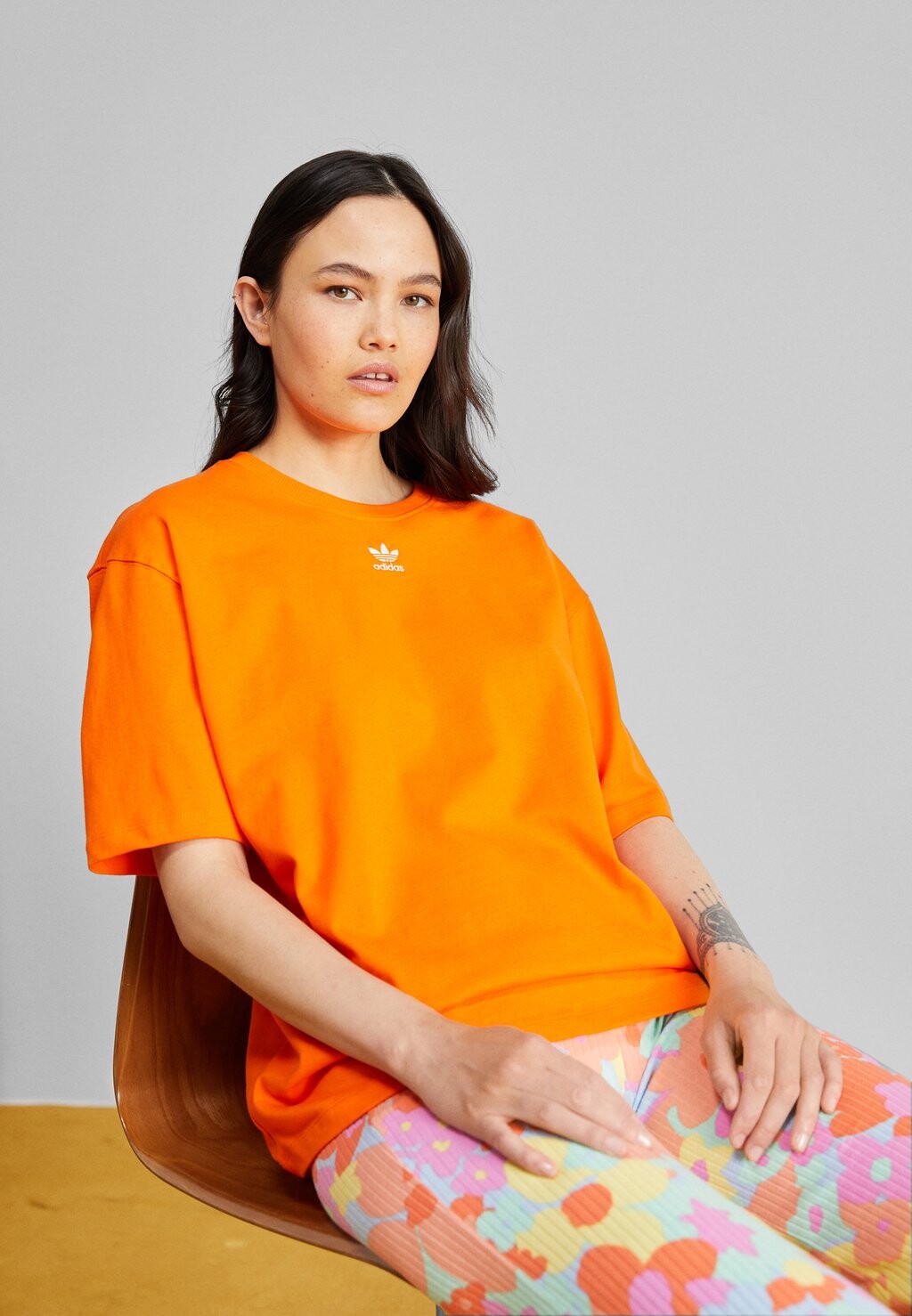 

Базовая футболка adidas Originals, Оранжевый