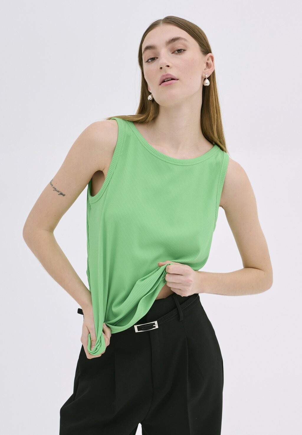 

Топ KATEMW My Essential Wardrobe, цвет irish green