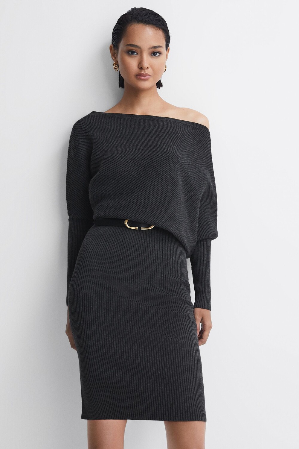 

Платье Lara в рубчик с открытыми плечами Reiss, серый