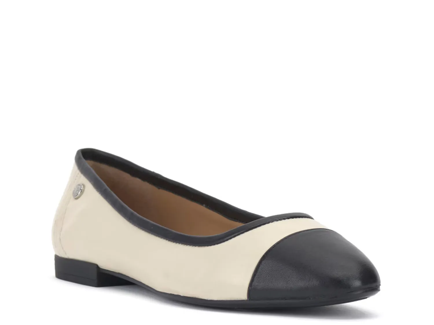 

Балетки Minndy Ballet Flat Vince Camuto, кремово-белый/черный