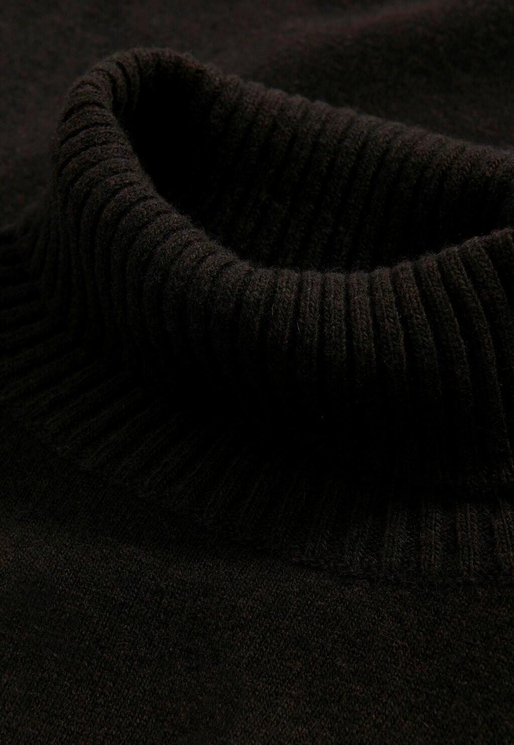 

Джемпер SALIM ROLLNECK Oscar Jacobson, темно-коричневый