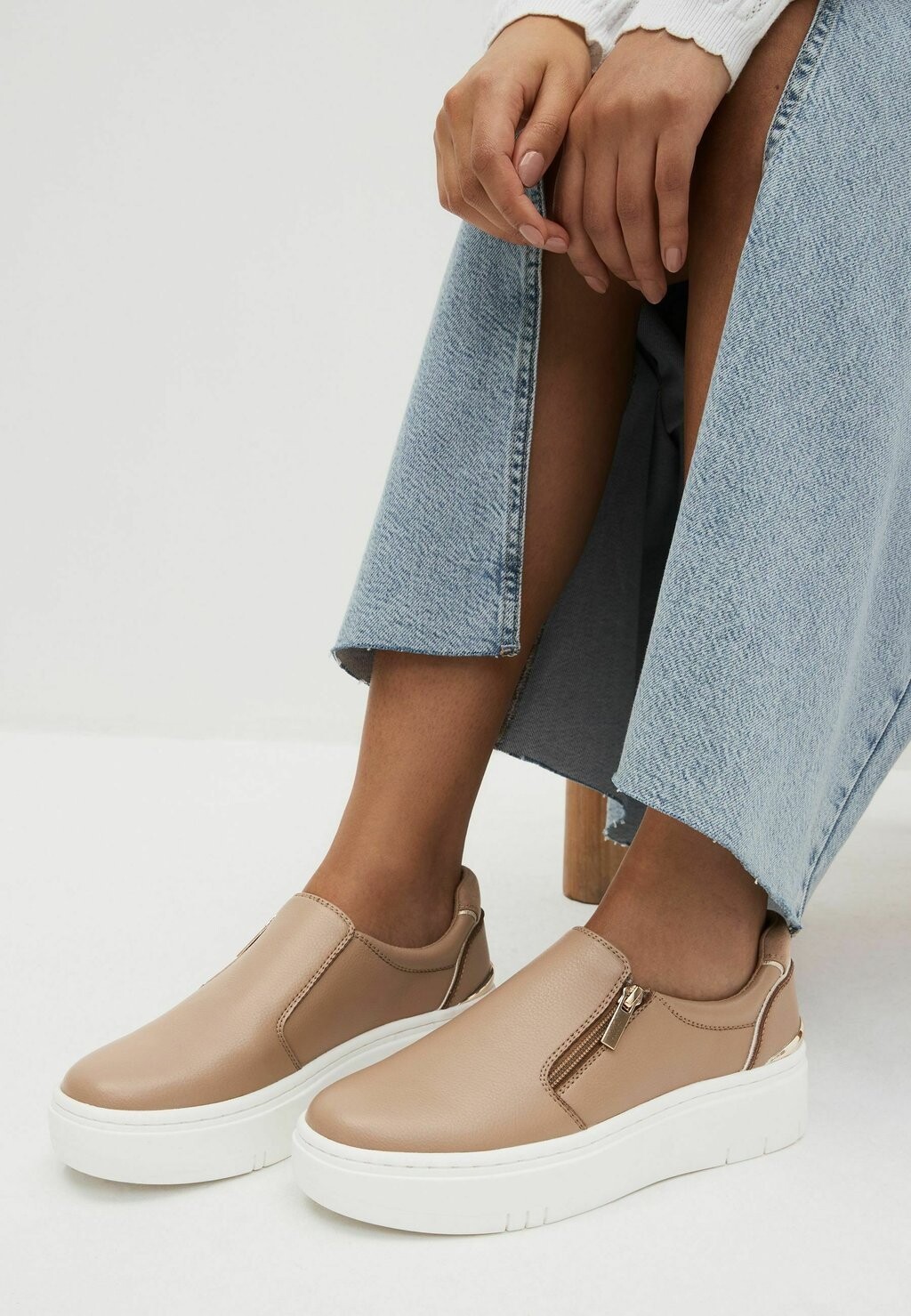 

Низкие кеды Next, цвет taupe