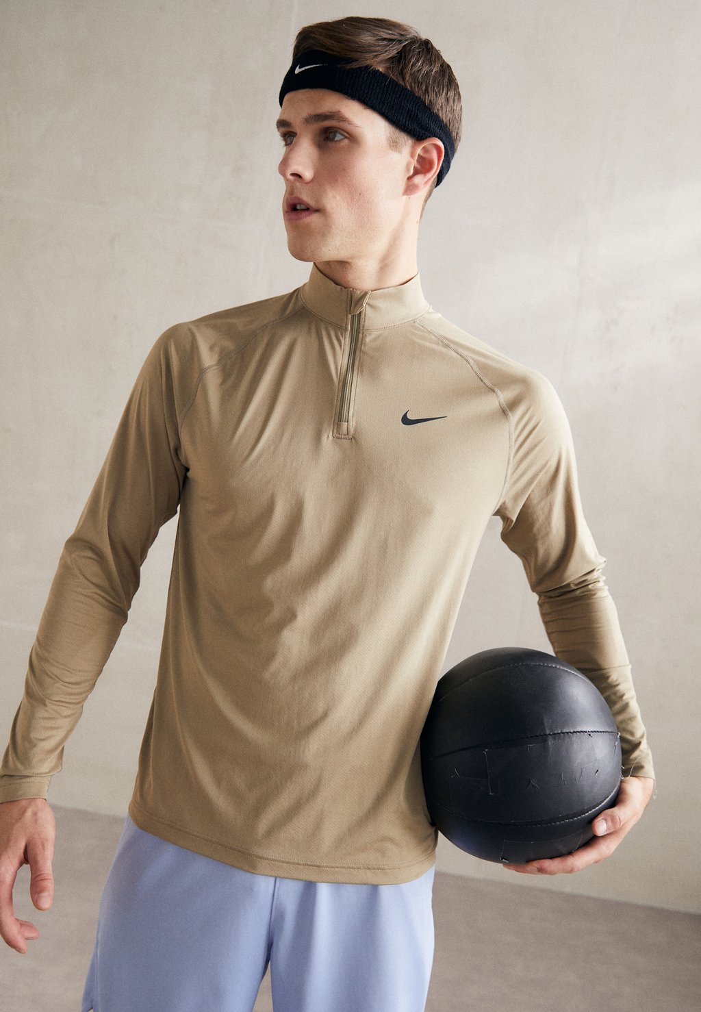 

Футболка с длинным рукавом Ready Nike, цвет khaki/black