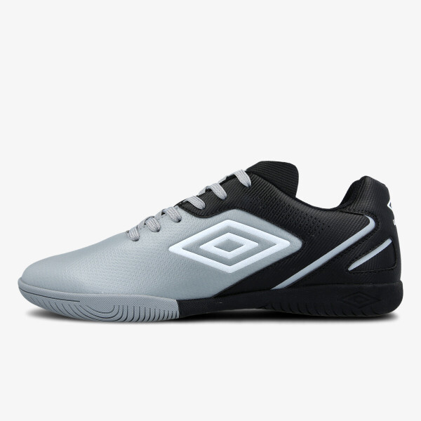 

Кроссовки завиваются Umbro