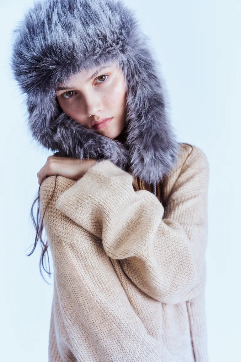 

Объемное трикотажное платье H&M, бежевый