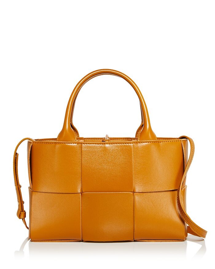 

Плетеная кожаная сумка через плечо Mini Arco Bottega Veneta