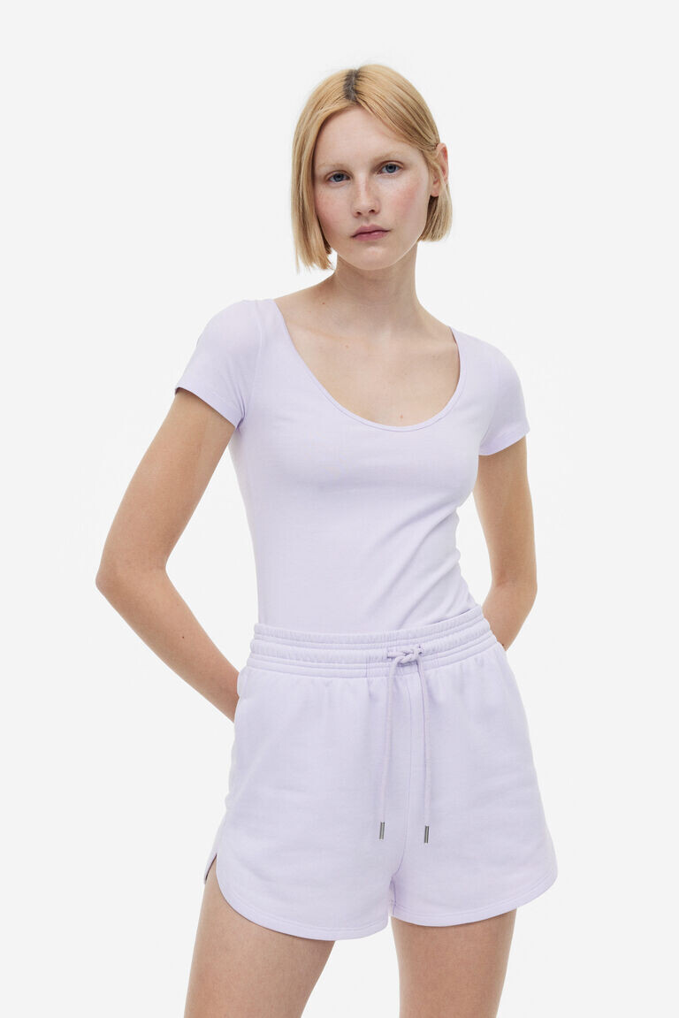 

Приталенная футболка H&M, сиреневый