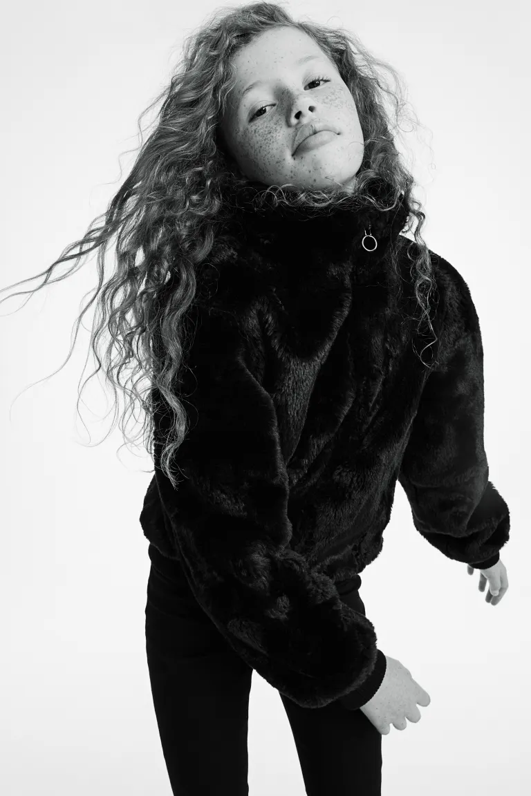 

Пушистая куртка H&M, черный