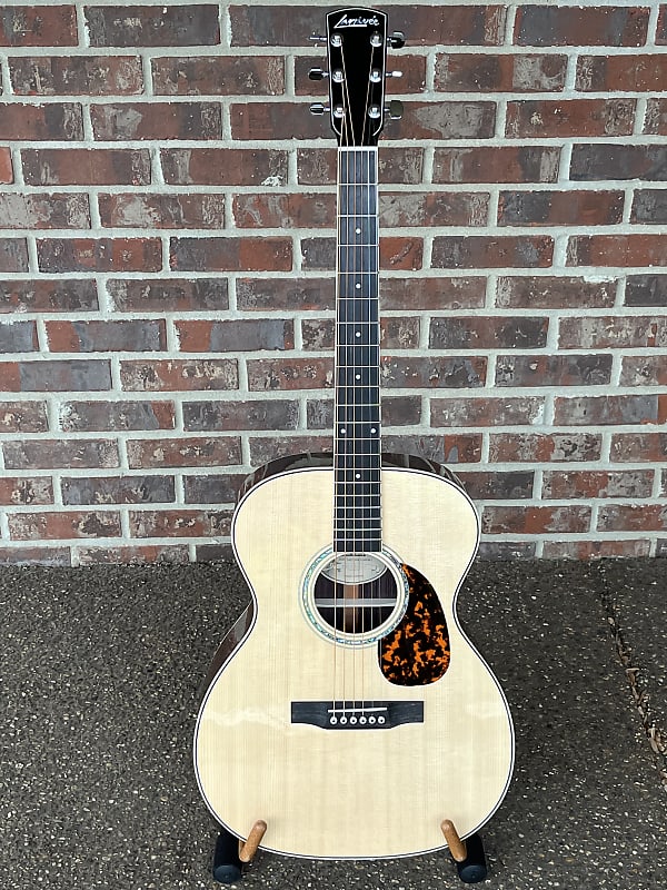 Акустическая гитара Larrivée OM-09 with Indian Rosewood Back and Sides and Sitka Spruce Top