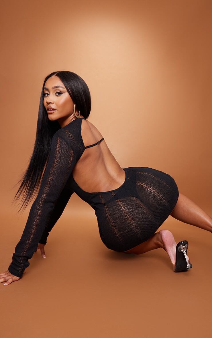 

PrettyLittleThing Черное облегающее платье с открытой спиной и прозрачной лестницей